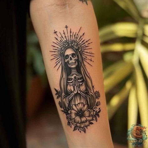 Santa Muerte Drawing Tattoo, Santa Muerte Tattoo, Catrina Tattoo, Hyper Realistic Tattoo, Mary Tattoo, Mexican Art Tattoos, Dog Skeleton, Dark Art Tattoo, Small Hand Tattoos