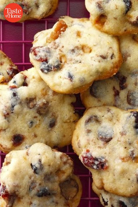 Fall Cookie Recipes, Traditional Christmas Cookies, Toffee Chips, Best Christmas Cookie Recipe, Cranberry Cookies, Best Christmas Cookies, Fall Cookies, Drop Cookies, Spice Cookies