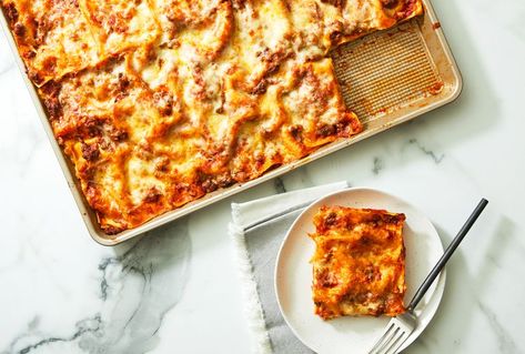 Sheet Pan Lasagna, Pan Lasagna, Beef Lasagna Recipe, No Boil Lasagna, Beef Lasagna, Meat Lasagna, Lasagna Ingredients, Pan Recipes, Lasagna Recipe