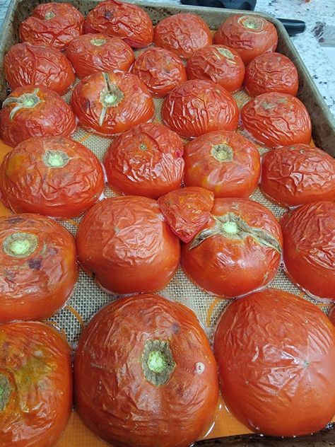 Roasting Tomatoes To Peel, How To Get Skin Off Tomatoes, Skin Tomatoes How To, How To Take Skin Off Tomatoes, Peel Tomatoes In Oven, How To Skin Tomatoes, Easy Way To Peel Tomatoes, Canning Tomatoes Without Peeling, Removing Skin From Tomatoes