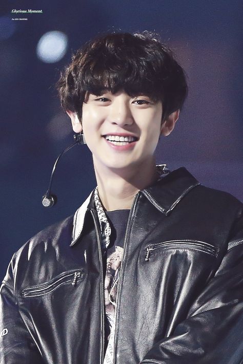 Chanyeol Smile, Chanyeol Cute, Exo Lockscreen, Park Chanyeol Exo, Kim Jongdae, Kpop Exo, Exo Chanyeol, Kim Jongin, Exo Baekhyun