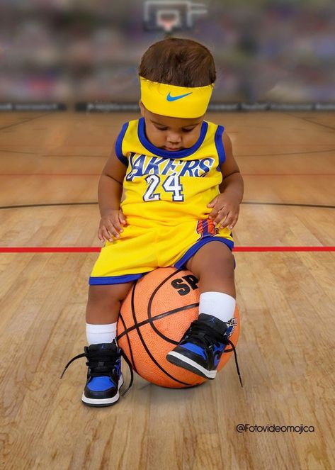 6 Month Baby Boy Photoshoot, Birthday Photoshoot Ideas Boys, Baby First Birthday Themes, Toddler Sports, Toddler Photoshoot, Nba Baby, Ball Birthday Parties, 1st Birthday Pictures, 1st Birthday Photoshoot