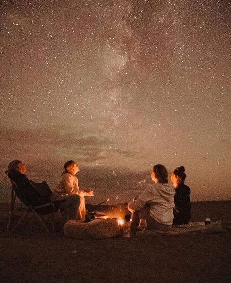 Girls Camping Trip Aesthetic, Camping Friends Aesthetic, Camp Counselor Aesthetic, Camping Trip With Friends, Camping With Friends, Friendship Aesthetic, Camping Aesthetic, Hiking National Parks, Winter Photo