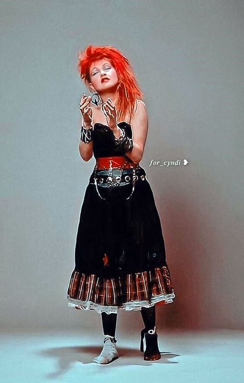 Cyndi Lauper Costume, 80s Fancy Dress Women, Cindy Lauper 80's, Cindy Lauper, 80s Fashion Party, 80s Fancy Dress, 80s Fashion Outfits, 80s Trends, 80s Party Outfits