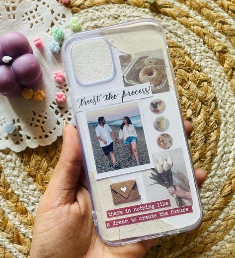 Customised Phone Case Aesthetic, Mobile Case Diy, Homemade Phone Cases, Bff Phone Cases, Friends Phone Case, Diy Phone Case Design, Phone Case Diy Paint, Vintage Phone Case, Crystal Phone Case