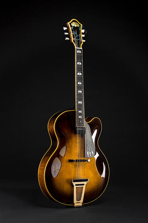 Archtop Guitar Jazz, Guitar Inspiration, Django Reinhardt, Unique Hardware, Archtop Guitar, Unique Guitars, Stringed Instruments, Jazz Guitar, Blues Guitar