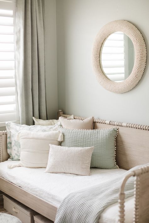 Mint Green Playroom, Mint Green Boho Bedroom, Green Pastel Bedroom, Mint Green Bedroom Aesthetic, Mint Room Decor, Pale Green Nursery, Pale Green Bedroom, Mint Bedroom Decor, Pale Green Bedrooms