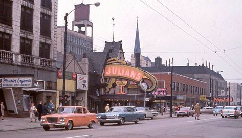 PHOTO - CHICAGO - E CHICAGO AVE - SEYMOUR PHOTOGRAPHY WAS AT 111 - YOUNKER'S RESTAURANT WAS AT 51 - 1950s - EDITED FROM VINTAG.ES SITE South Side Chicago, Chicago Living, Chicago Street, Chicago School, Chicago Neighborhoods, Chicago History, Chicago Photos, Neighborhood Guide, Chicago City