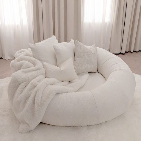 White Fluffy Bean Bag, Sofa With Round Arms, Comfortable Room Decor, White Sofa Bedroom, Cute Things For My Room, White Couch In Bedroom, Sofa Ideas For Bedroom, Sofa Ideas Bedroom, White Couch For Bedroom