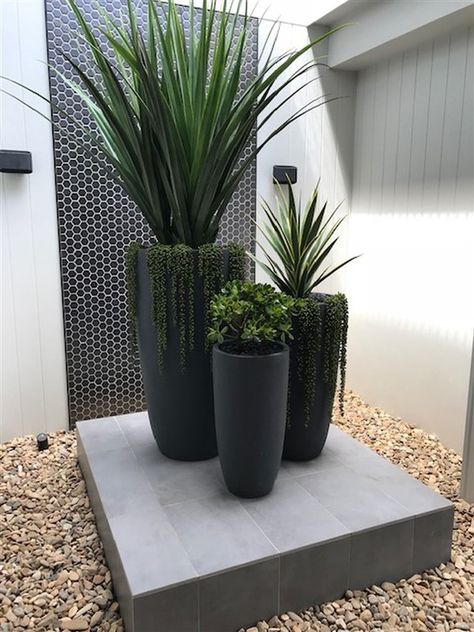 Modern Outdoor Big Concrete Planters Pots - Balcony Decoration Ideas in Every Unique Detail Modern Planters Outdoor, Room Plants, Potted Plants Outdoor, Plant Decoration, Outdoor Plant, التصميم الخارجي للمنزل, Plants Decor, Plant Decor Indoor, Bedroom Plants