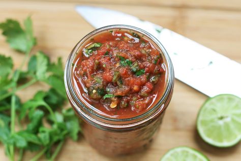 Poblano Salsa Recipe, Poblano Pepper Recipes, Poblano Salsa, Fire Roasted Salsa, Caribbean Dishes, Poblano Peppers Recipes, Quick Salsa, Roasted Salsa, Vegan Apps