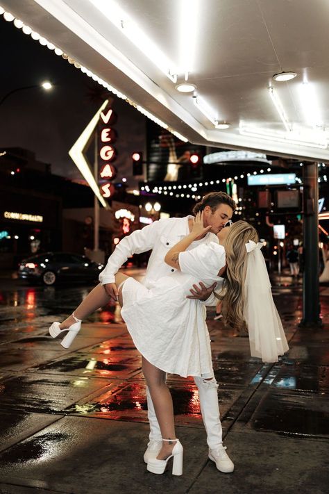 K + T’s Las Vegas Elopement | Vegas Couple Photos | Las Vegas Photographer | Kristin and Troy had such a fun Las Vegas elopement exploring Fremont Street! Get inspired by more Las Vegas elopement photography, Las Vegas elopement aesthetic, Las Vegas elopement dresses, and Las Vegas elopement ideas! Book Kyra as your Las Vegas elopement photographer at riskyexposurephotography.com! Las Vegas Bridesmaid Dresses, Las Vegas Bride Outfit, Old Vegas Photoshoot, Vegas Courthouse Wedding, Las Vegas Engagement Photoshoot, Las Vegas Elopement Aesthetic, Vegas Wedding Photography, Classy Vegas Wedding, Small Vegas Wedding