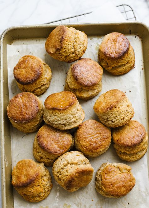 Spelt Biscuits, Spelt Recipes, Healthy Biscuits, Flour Biscuits, Fried Steak Recipes, Grilled Chicken Marinade, Spelt Flour, Paleo Breakfast, Wood Spoon