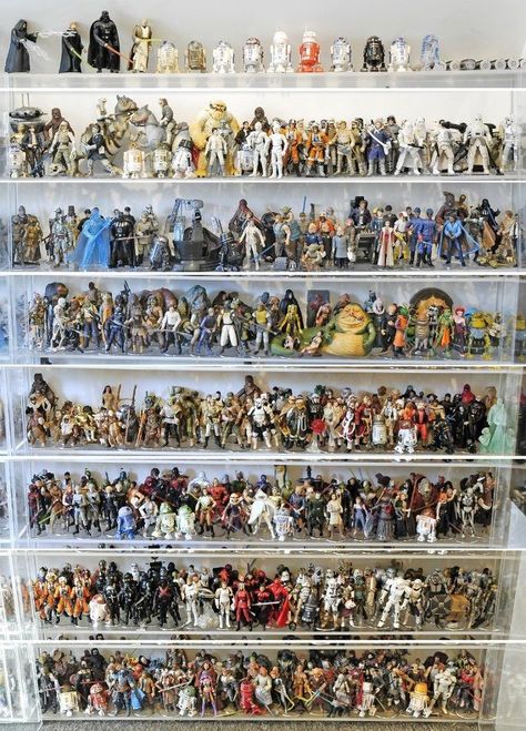 Star Wars Collection Display, Star Wars Action Figures Display, Action Figure Display Case, Vintage Star Wars Toys, Star Wars Room, Action Figure Collection, Star Wars Models, Action Figure Display, Toy Display