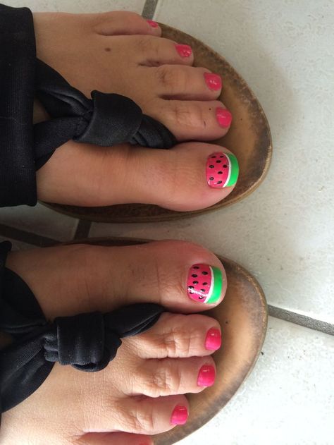 Watermelon Toes, Neon Toe Nails, Toe Nail Design, Strawberry Nail Art, Pink Toe Nails, Toenail Designs Summer, Watermelon Nails, Summer Toes, Summer Toe Nails