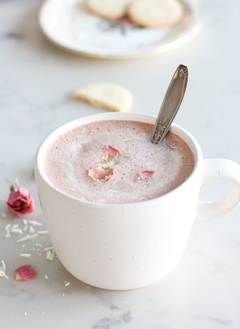 Pink Hot Chocolate for Valentine's Day with Fresh Strawberries and White Chocolate - Valentine's Day Recipes - Hot Strawberry Milk Strawberry Hot Chocolate, Milk Frother Recipes, Hot Drink Recipes, Frother Recipes, Pink Hot Chocolate, Coconut Milk Chocolate, Hot Drinks Recipes, Recipe Strawberry, Lactose Free Milk