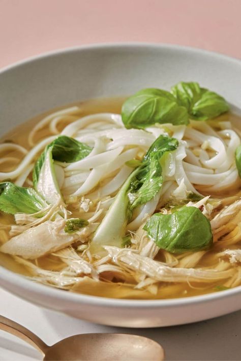 This Giada Sesame Chicken Noodle Soup is my favorite way to unwind on a chilly evening. There’s just something so soothing about the fragrant ginger, tender Ginger Chicken Noodle Soup, Sesame Ginger Chicken, 2025 Recipes, Ginger Chicken Soup, Chicken Vegetable Soup Recipes, Giada Recipes, Vegetable Soup With Chicken, Chicken Vegetable, Sesame Ginger