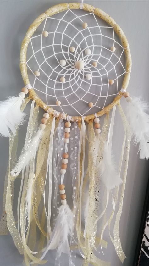 Dreamcatcher Tutorial, Atrapasueños Diy, Dyi Art, Dream Catcher Tutorial, Dream Catcher Patterns, Dream Catcher Craft, Dream Catcher Diy, Dreamcatchers, New Crafts