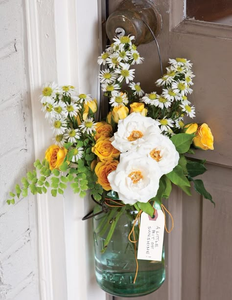 Hanging Jar - Give Flowers: The Best Ways to Leave Doorstep Surprises - Southern Lady Magazine May Day Basket Ideas, May Day Ideas, May Day Traditions, May Basket, Happy May Day, May Baskets, May Day Baskets, Hanging Jars, Growing Peonies