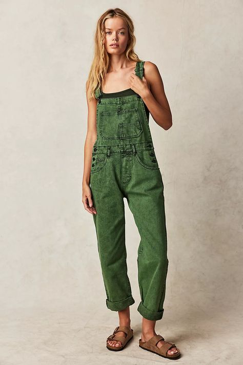 We The Free Ziggy Denim Overalls | Free People Overalls Outfit, Salopette Jeans, Jeans Look, Denim Trends, Free People Jeans, Romantic Dress, Jeans Distressed, Indie Fashion, Jumpsuit Fashion