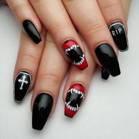 #Halloween nails @KortenStEiN Vampire Nails, Cotton Candy Nails, Horror Nails, Holloween Nails, Halloween Acrylic Nails, Gothic Nails, Goth Nails, Seasonal Nails, Halloween Nail Designs