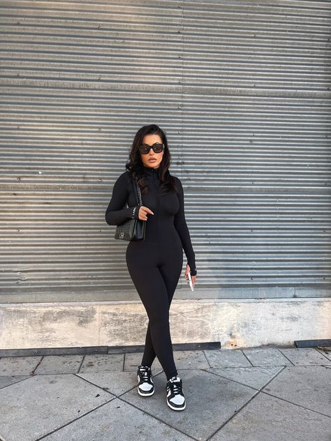 Air Jordan 1 Green, All Black Outfit Summer, Amrezy Outfits, Black Outfit Summer, Green Black Dress, Heels Dior, Dinner Spring, Jordan 1 Green, Summer Outfits Trendy