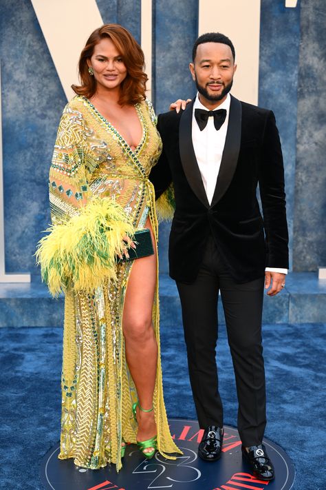 Chrissy Teigen in Zuhuir Murad and John Legend in Gucci at the Vanity Fair Oscars 2023 Party John Legend And Chrissy Teigen, Oscars 2023, 2023 Party, Carpet Styles, Chrissy Teigen, John Legend, Red Carpet Fashion, Hollywood Stars, Vanity Fair