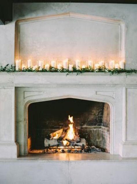 25 decorate the fireplace mantles with candles and baby's breath to use it as an altar - Weddingomania Diy Christmas Mantel, Winter Wedding Arch, Hygge Wedding, Wedding Mantle, Wedding Fireplace, Lake House Wedding, Minimalist Christmas Decor, The Mantle, Minimalist Christmas Tree