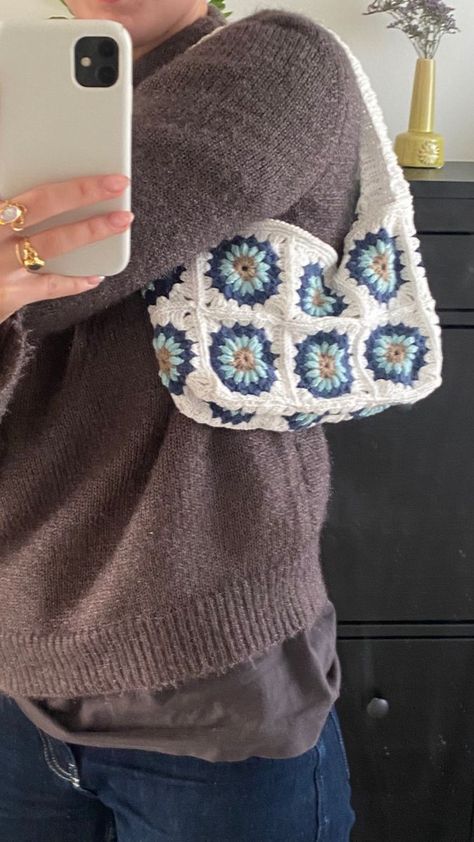 Free Crochet Stitch Patterns, Granny Square Designs, Easy Crochet Granny Square, Crochet Stitch Patterns, Crochet Step By Step, Crochet Granny Square Pattern, Sac Granny Square, Sacs Tote Bags, Granny Square Pattern