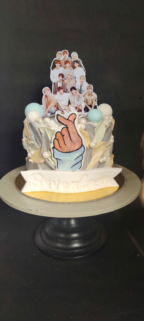 Seventeen Themed Party, Seventeen Cake Design Kpop, Seventeen Themed Cake, Seventeen Cake Design, Going Seventeen Cake, Seventeen Cake, Simple Cake, Themed Birthday Cakes, Theme Cake