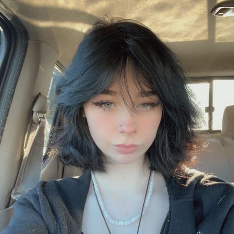 Women Short Bob Haircut, Short Length Haircuts For Women, Cute Short Hair Bangs, Short With Bangs Hairstyle Women, Medium Length Haircut 360, Short Hairstyles Ideas With Bangs, Short Hair With Bangs No Layers, Wolf Bangs Short Hair, Short Haircuts Oval Face Shape