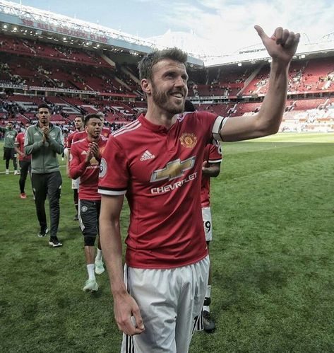 Michael Carrick Captain Sensible, Michael Carrick, Manchester United Players, Live Match, Sir Alex Ferguson, Manchester United Football Club, Manchester United Football, Match Highlights, Victoria Justice