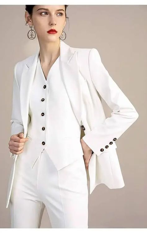 Lesbian Wedding Suit, Graduation Suit, White Tie Event, White Pants Women, Elegant Blazers, White Vest, Casual Chique, White Trousers, Pant Suit