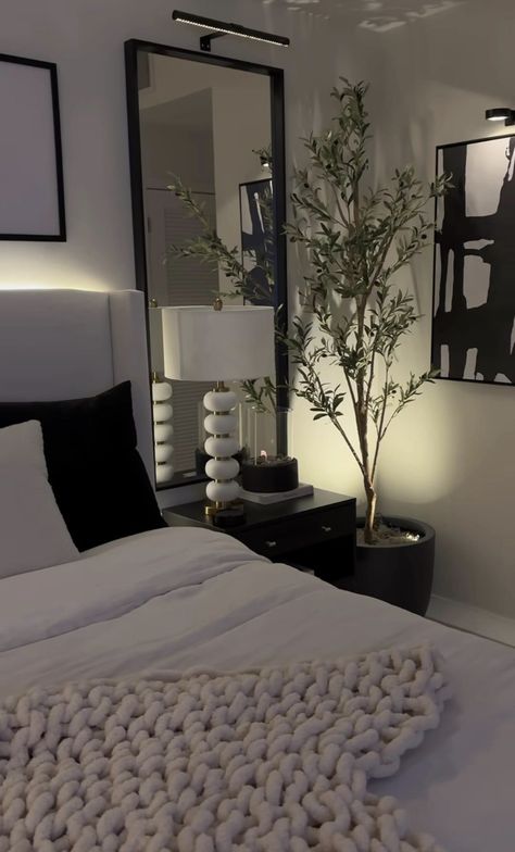 Apartment Decorating Living, Cozy Nooks, Bedroom Ideas For Small Rooms, Bedroom Decor For Couples, Classy Bedroom, Apartment Living Room Design, Dream Apartment Decor, Apartment Bedroom Decor, Bedroom Decor Cozy