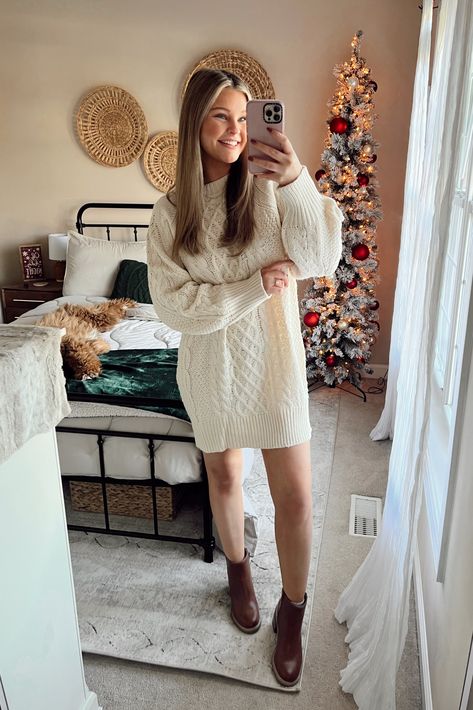 Christmas Eve Outfits Church, Christmas Eve Church Outfit, Modest Winter Dresses, Christmas Church Outfit, Chruch Outfits, Church Outfit Winter, Christmas Eve Outfit, Mommy Outfits, Church Outfit