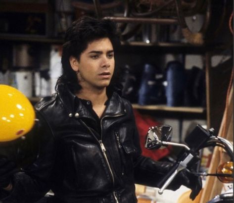 John Stamos Young, Jesse From Full House, Stephanie Tanner, Uncle Jesse, Stylish Men Wear, Cool Boys, Paddy Kelly, John Stamos, 90s Men