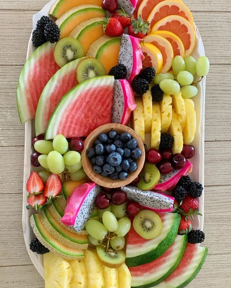 A work of art you can eat! Searching for a fruit platter, you have landed on the right page! #foodart #grazingboardsofinstagram #grazingboards #vegan #veganplatter #fruitplatter #brisbanecatering #brisbanewest #gatheredgourmet Fruit Platter, Fruit Tray, A Fruit, Food Art, Tray, Fruit, Canning, Art