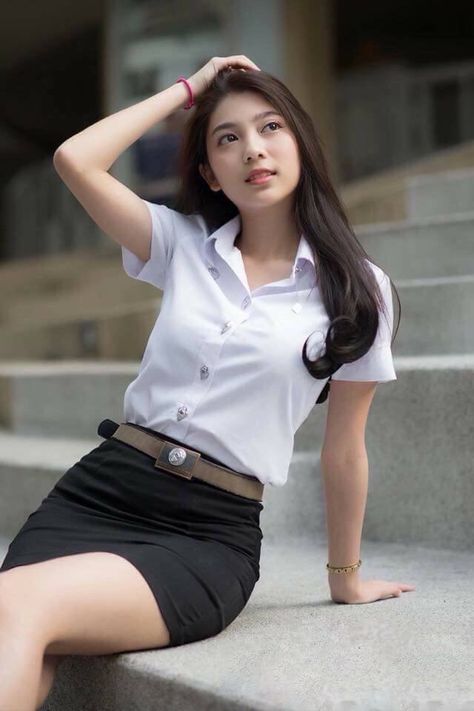 University Girl, Dianna Agron, School Looks, Girls Uniforms, Type 3, New Photo, White Shirt, Shirts For Girls, Asian Beauty