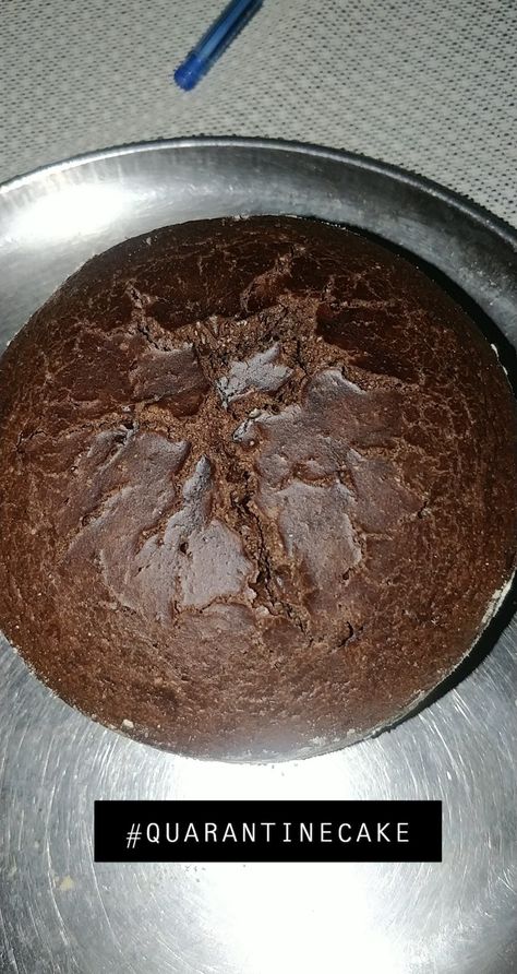 Chocolate cake in quarantine home made without eggs and without oven... Taste😋😋 No Oven Chocolate Cake, Easy Cake Without Eggs, Chocolate Cake Without Oven, Cake At Home Without Oven, Cake Without Oven And Egg, Cooker Cake, Homemade Cakes, Chocolate Cake, Oven