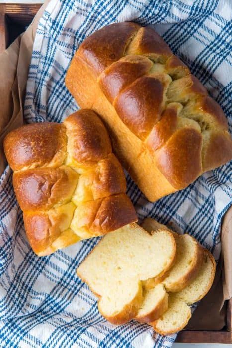 Yolk Recipes, Brioche Bread Recipe, Strawberry Bread Recipes, Loaf Bread Recipe, French Brioche, Brioche Loaf, Recipe Using Sourdough Starter, Brioche French Toast, Brioche Recipe