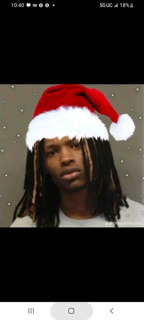 Christmas Pfp Rappers, Christmas Rappers, Rapper Christmas Aesthetic, Playboi Carti Christmas Pfp, Rappers With Christmas Hats, Destroy Lonely Christmas, Christmas Hat