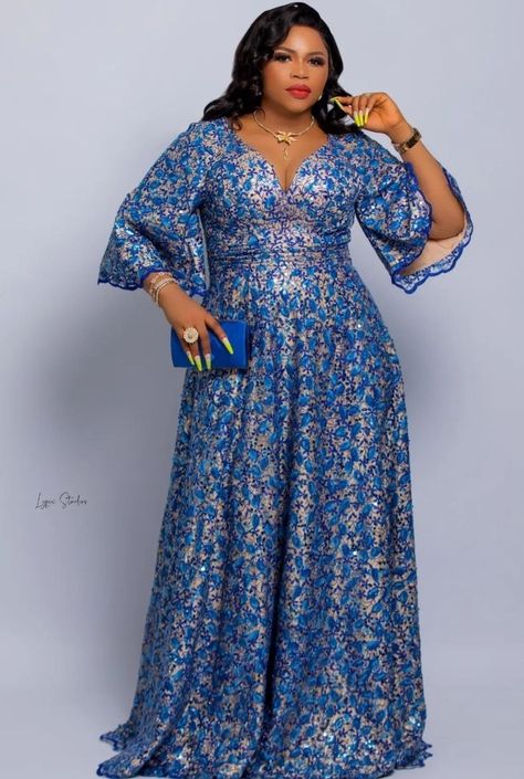 Soie Wax Model, Straight Gown Styles, Dinner Gowns Classy Night, African Prom Dresses, African Print Dress Ankara, Best African Dresses, Lace Gown Styles, Dinner Dress Classy, African Maxi Dresses