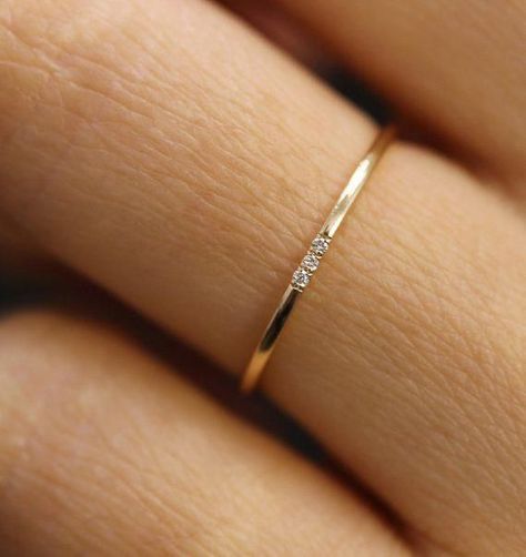 Wedding Rose Gold, Cute Promise Rings, Simple Diamond Ring, Diamond Ring Wedding, Engagement Ring Diamond, Simple Diamonds, Gold Rings Fashion, Gold Ring Designs, Wedding Engagement Ring