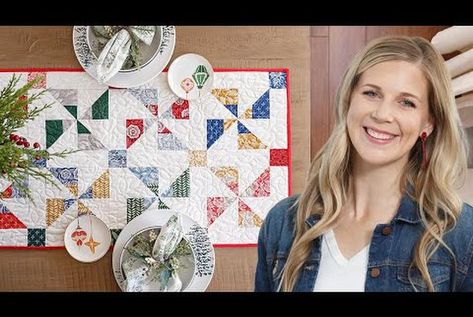 How to Make a Pinwheel Charms Table Runner - Free Project Tutorial Jenny Doan Quilt Tutorials, Make A Pinwheel, Blankets Sewing, Jenny Doan Tutorials, Quilt Tutorial Video, Placemat Ideas, Pinwheel Party, Missouri Quilt Tutorials, Msqc Tutorials