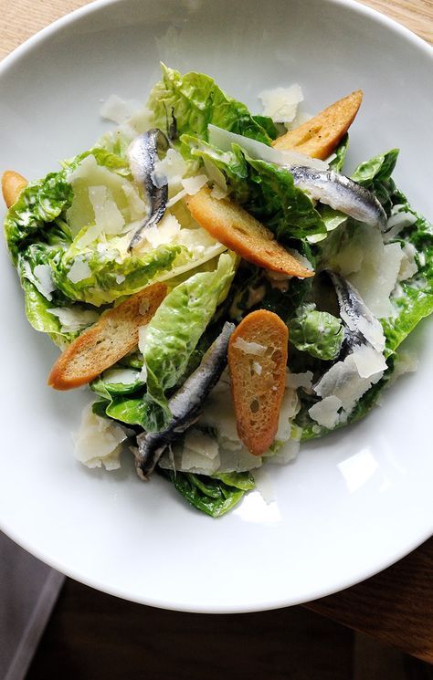 Caesar Salad Plating Ideas, Salad Plating Ideas, Gourmet Salad, Classic Caesar Salad, Caesar Salad Recipe, Great British Chefs, Chicken Caesar Salad, Chef Food, Pub Food