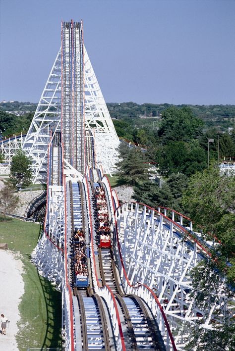 The original wooden roller coaster and my favorite - The American Eagle at Six Flags Great America Six Flags America, Six Flags Great America, Water Theme Park, Wooden Roller Coaster, Theme Parks Rides, Kings Island, Great America, Amusement Park Rides, Parc D'attraction