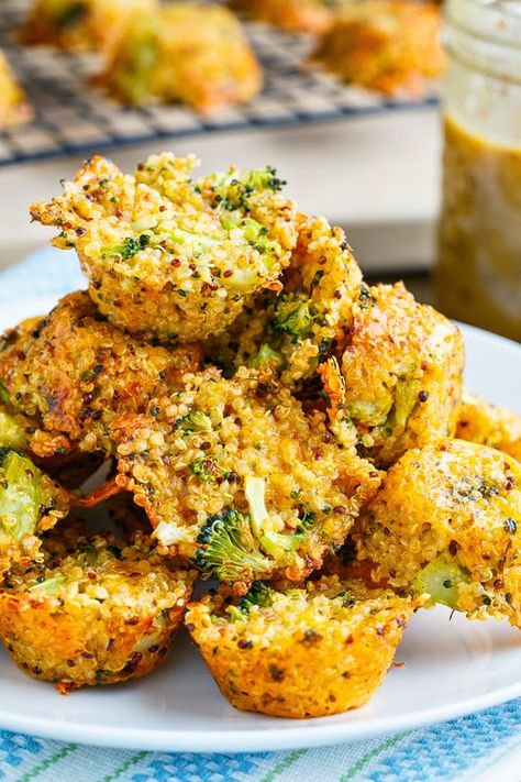 Broccoli and Cheddar Quinoa Bites Broccoli And Cheddar, Quinoa Bites, Healthy Cheese, Beach Snacks, Closet Cooking, Recipes Snacks, Broccoli Cheddar, Cheese Recipe, Quinoa Recipes