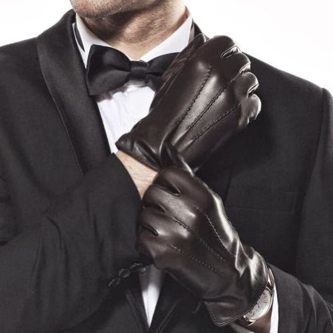 Art References, Art Inspiration Drawing, Character Design Inspiration, Pose Reference, Leather Glove, Mens Suits, Anatomy, Art Reference, Gloves