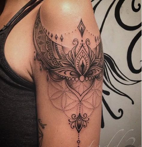 Boho Shoulder Tattoo, Arm Shoulder Tattoos For Women, Boho Tattoo Ideas Sleeve, Mandala Shoulder Tattoo, Lace Shoulder Tattoo, Lace Sleeve Tattoos, Indian Tattoo Design, Indian Tattoo, Inspiration Tattoos