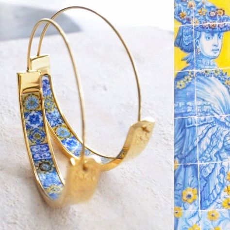 American polymer clay artist, Elizabeth Anjos, married a Portuguese and lived in Portugal for over 30 years. She also fell in love with the ... Tile Jewelry, Portuguese Tiles, Hoops Earrings, Gold Wash, Hand Shapes, Antique Stores, Jewelry Earrings Hoops, Polymer Clay Jewelry, 17th Century